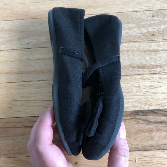 AMERICAN EAGLE | Black Bow Mary Janes - Picture 4 of 8